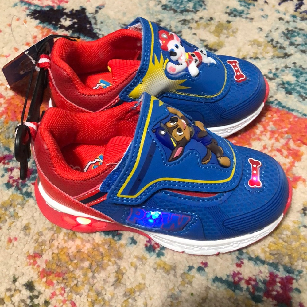 Paw patrol light up shoes - Picture 3 of 3